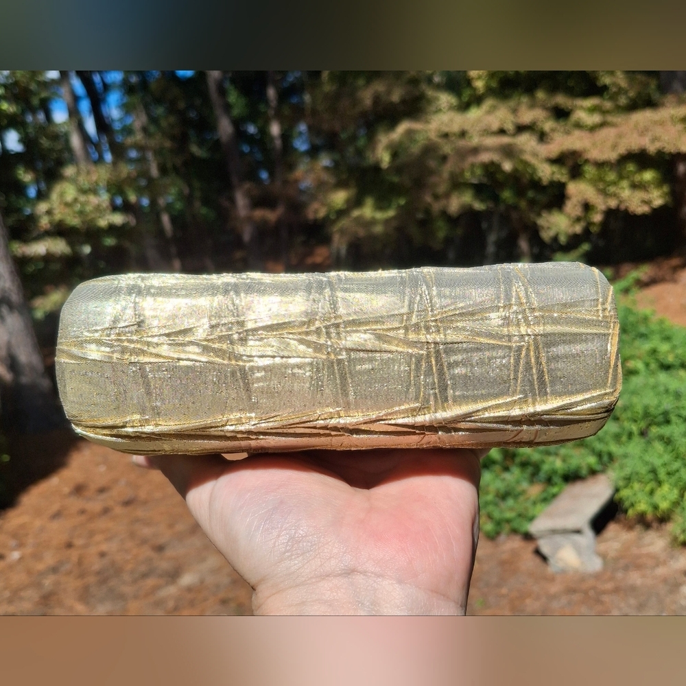 Vintage La Regale Ltd Gold Pleated Fabric Hard Shell Convertible Clutch - Picture 7 of 10